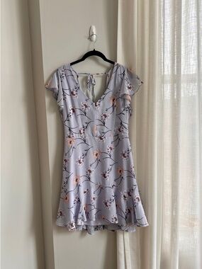 Women's Light Blue Floral Dress with Ruffle Detail and Open Back EUC, size L